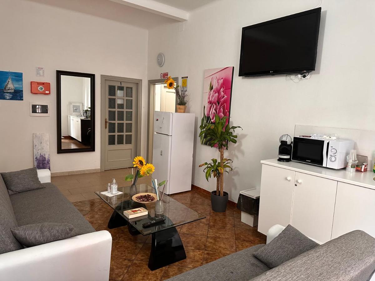 Crown Guest House Pisa Exterior foto