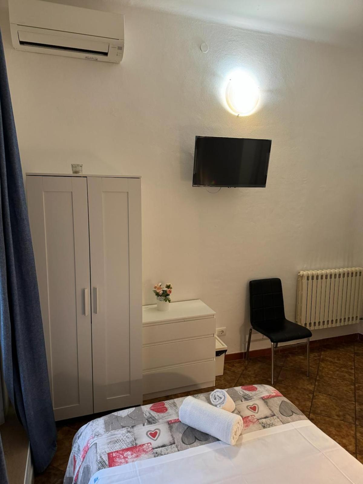 Crown Guest House Pisa Exterior foto